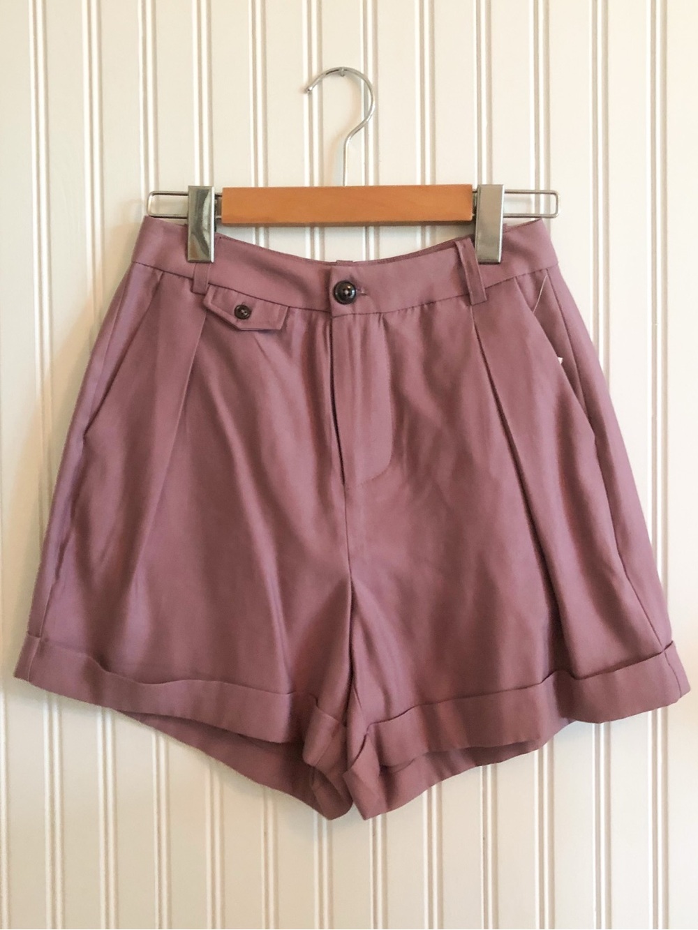 Simons Pleated High-Waist Shorts